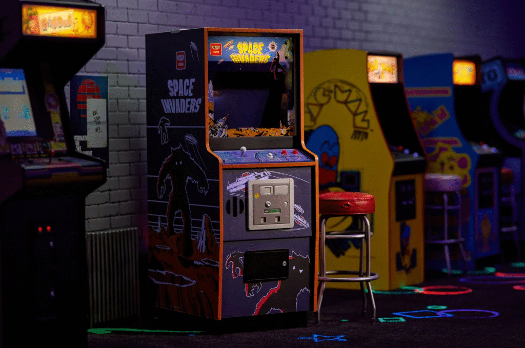 arcade machine space invaders